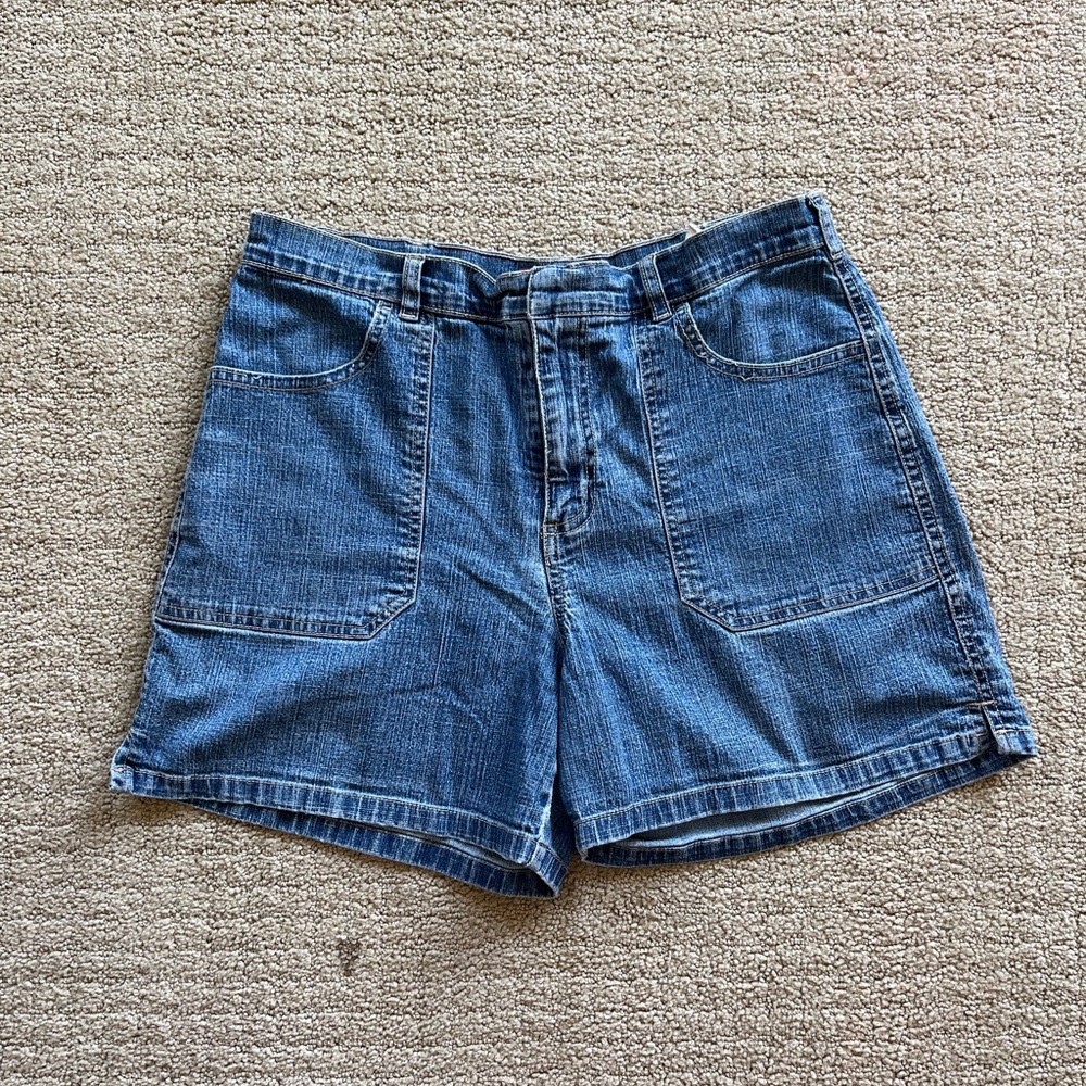 Vintage Gloria Vanderbilt Denim Shorts with super cute pockets size 8 Jean Short